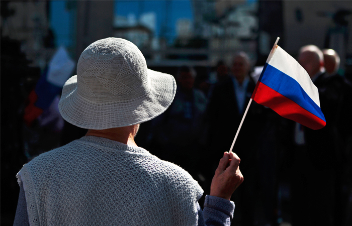 Россияне назвали средней политическую и экономическую ситуацию в стране Россияне назвали средней политическую и экономическую ситуацию в стране