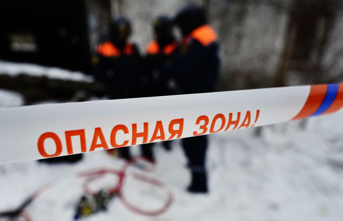 Кровля на заводе по производству "Буков" в Екатеринбурге обрушилась под тяжестью снега Кровля на заводе по производству "Буков" в Екатеринбурге обрушилась под тяжестью снега