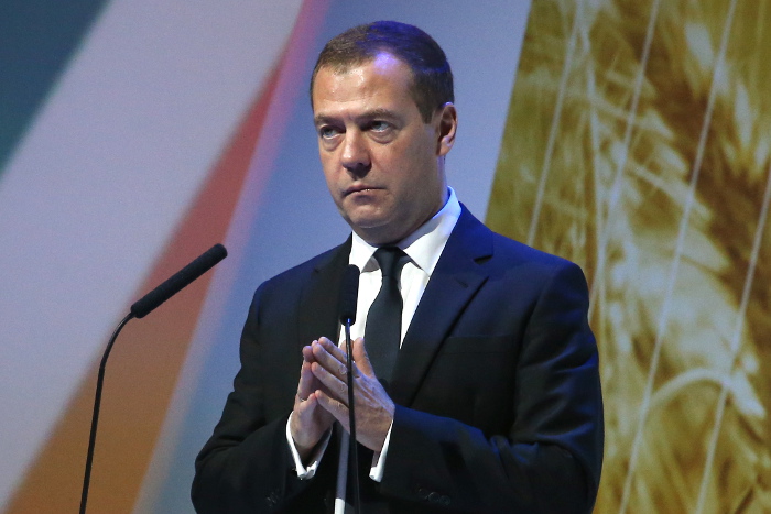 Медведев утвердил изменения в системе оценки качества госуслуг Медведев утвердил изменения в системе оценки качества госуслуг
