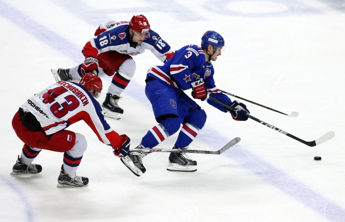 Хоккеисты СКА победили ЦСКА в матче КХЛ