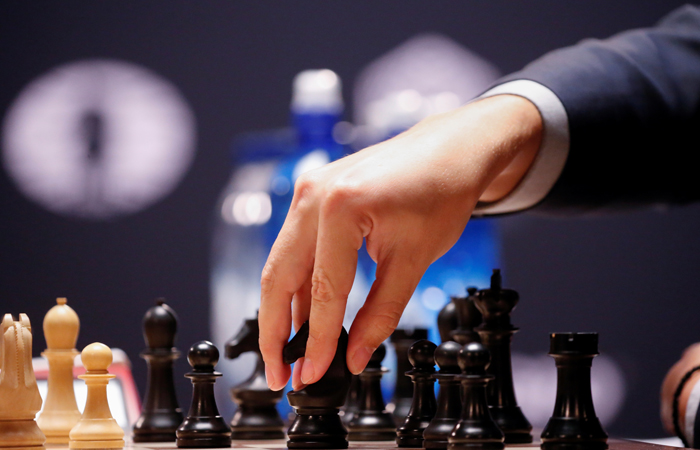 Карлсен и Карякин сыграли вничью в 11-й партии матча за шахматную корону