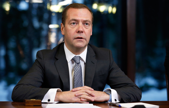 Медведев расширил перечень требований при проведении тендеров Медведев расширил перечень требований при проведении тендеров
