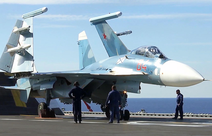 В Минобороны отвергли версию вины пилота в аварии Су-33 в Средиземном море В Минобороны отвергли версию вины пилота в аварии Су-33 в Средиземном море