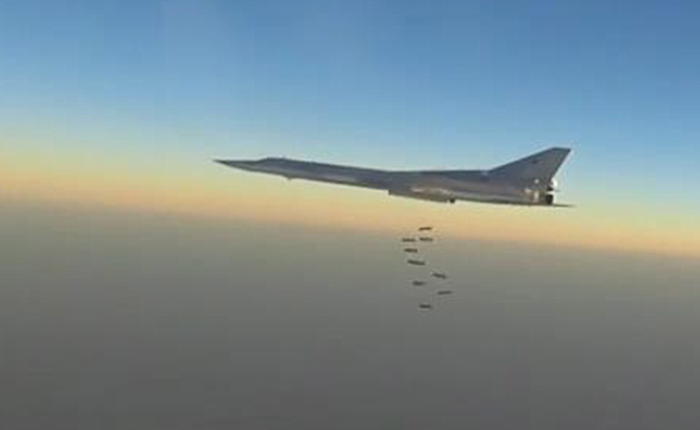 Авиация России и Сирии отбросила боевиков ИГ от Пальмиры Авиация России и Сирии отбросила боевиков ИГ от Пальмиры