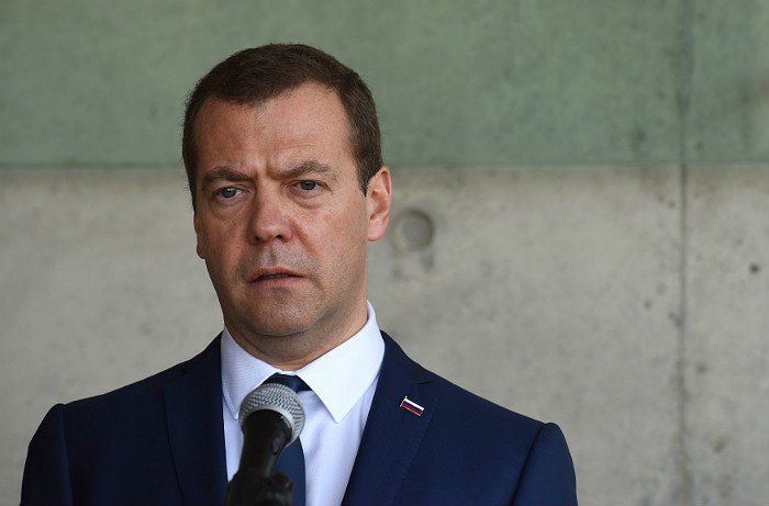 Медведев сформирует госкомиссию по расследованию крушения Ту-154 Медведев сформирует госкомиссию по расследованию крушения Ту-154