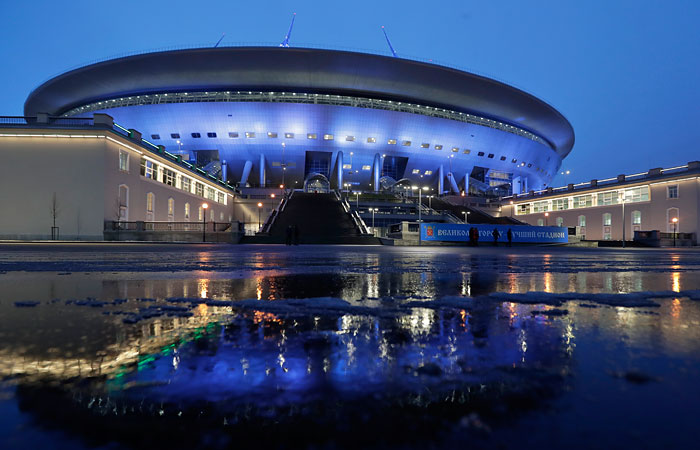 Петербург заключил контракт на 2 млрд рублей на допработы по арене для "Зенита"