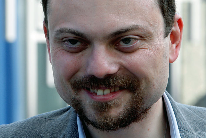 Кара-Мурзе-младшему поставили диагноз "острая интоксикация неизвестным веществом" Кара-Мурзе-младшему поставили диагноз "острая интоксикация неизвестным веществом"