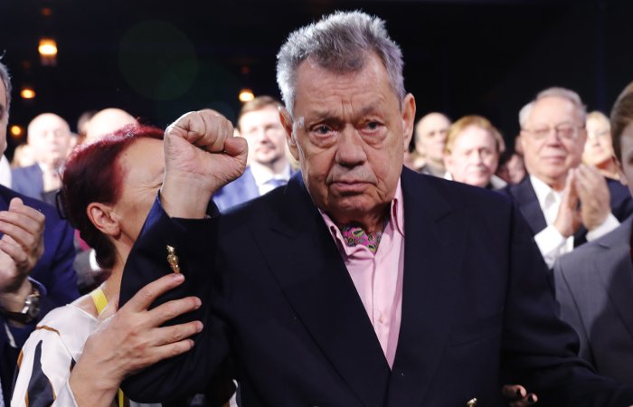 Николай Караченцов госпитализирован с черепно-мозговой травмой после ДТП Николай Караченцов госпитализирован с черепно-мозговой травмой после ДТП