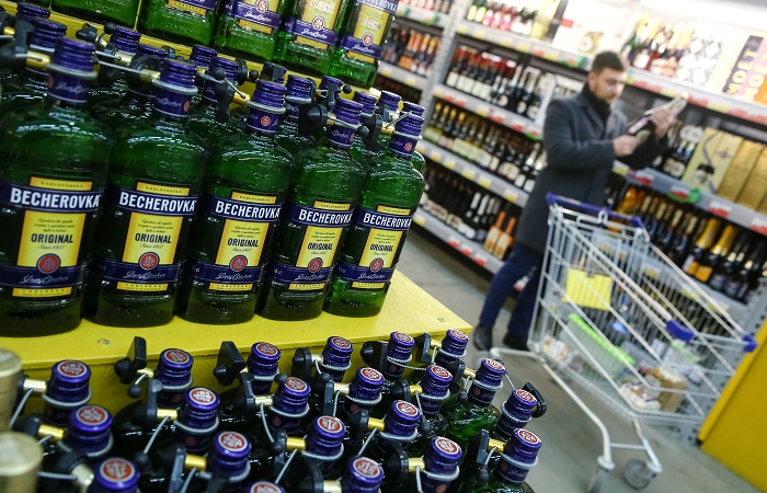 У российских импортеров алкоголя возникли проблемы с получением акцизных марок У российских импортеров алкоголя возникли проблемы с получением акцизных марок