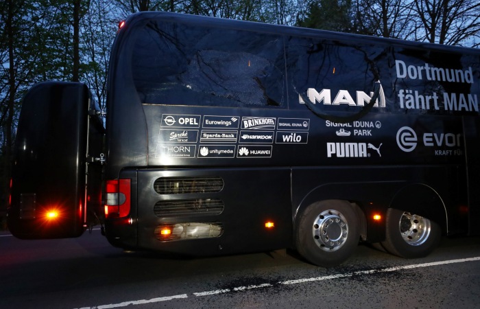 Три взрыва произошли около автобуса дортмундской "Боруссии" перед матчем ЛЧ