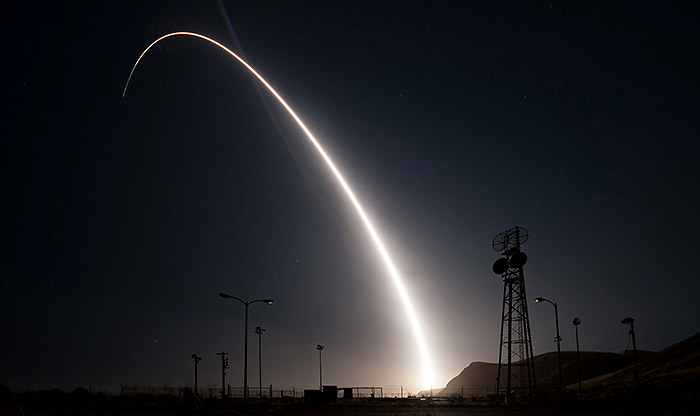 США провели испытание межконтинентальной баллистической ракеты Minuteman III США провели испытание межконтинентальной баллистической ракеты Minuteman III