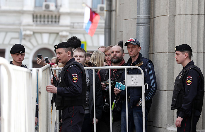 Полиция насчитала около 250 человек на несанкционированной акции в Москве Полиция насчитала около 250 человек на несанкционированной акции в Москве