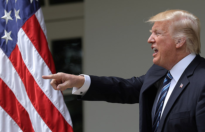 Трамп заподозрил бывшего генпрокурора в разглашении секретных сведений Трамп заподозрил бывшего генпрокурора в разглашении секретных сведений