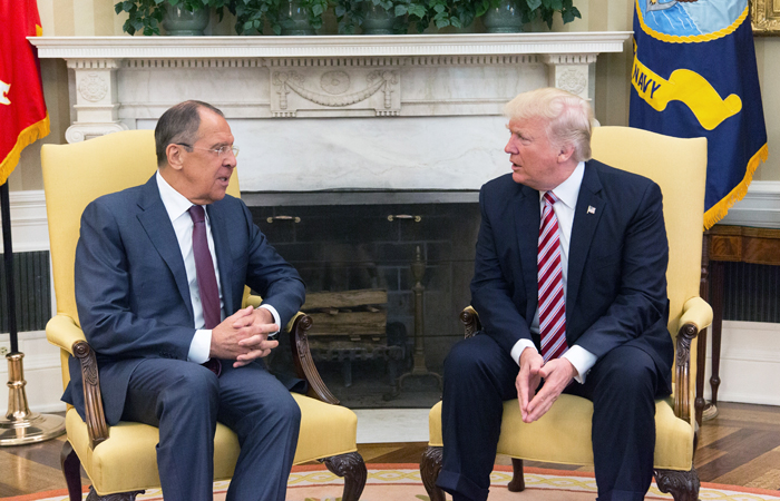 Трамп рассказал Лаврову о планах ИГ взорвать пассажирский самолет Трамп рассказал Лаврову о планах ИГ взорвать пассажирский самолет