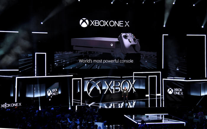Microsoft выпустит свою самую маленькую игровую консоль Microsoft выпустит свою самую маленькую игровую консоль