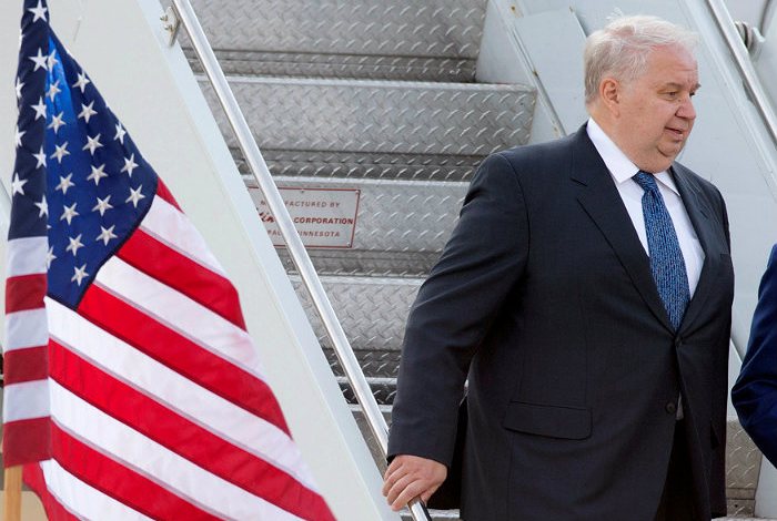 Макфол анонсировал уход Кисляка с поста главы дипмиссии РФ в США Макфол анонсировал уход Кисляка с поста главы дипмиссии РФ в США