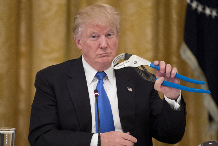 Трамп рассказал о темах разговора с Путиным в Гамбурге Трамп рассказал о темах разговора с Путиным в Гамбурге