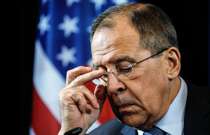 Лавров объяснил Тиллерсону решение сократить число американских дипломатов в РФ Лавров объяснил Тиллерсону решение сократить число американских дипломатов в РФ