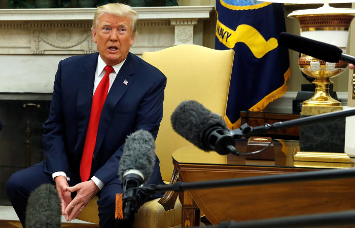 Трамп пока не подписал закон о санкциях против РФ Трамп пока не подписал закон о санкциях против РФ