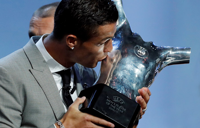 Роналду признан лучшим игроком сезона по версии УЕФА