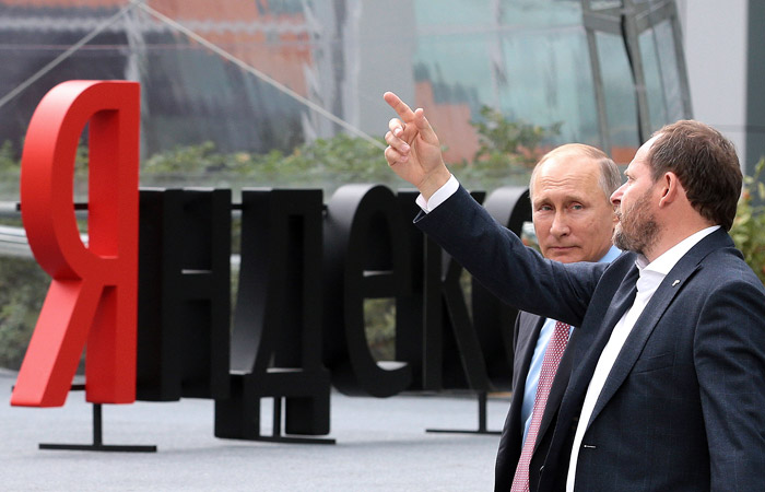 Специалисты "Яндекса" пообещали окружить Путина машинным разумом Специалисты "Яндекса" пообещали окружить Путина машинным разумом