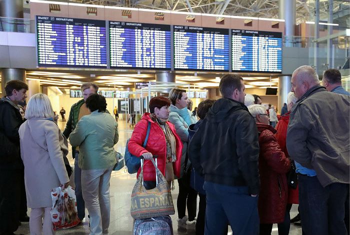 Минтранс опроверг сообщения о массовых задержках рейсов в аэропортах Москвы Минтранс опроверг сообщения о массовых задержках рейсов в аэропортах Москвы