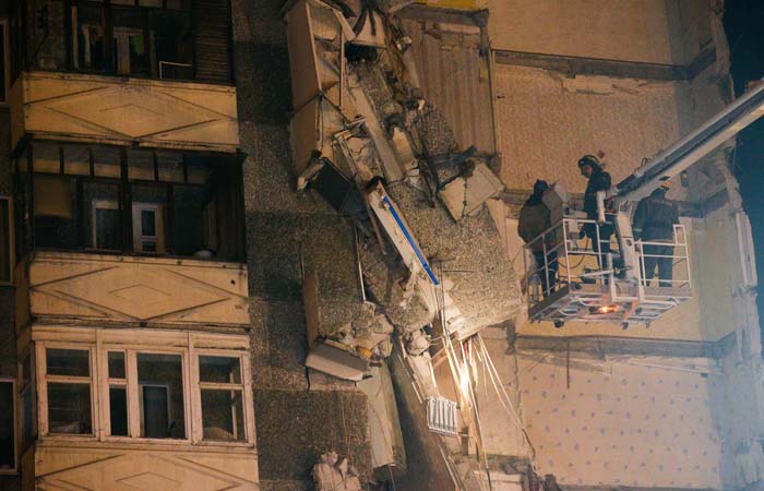 МЧС сообщило о двоих оставшихся под завалами дома в Ижевске МЧС сообщило о двоих оставшихся под завалами дома в Ижевске