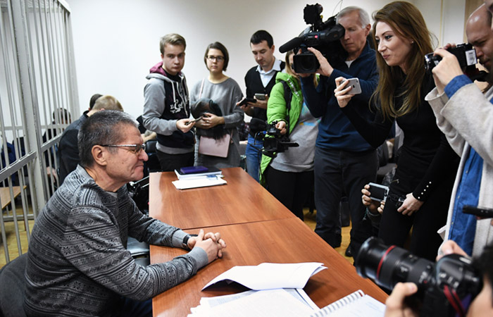 Психолог заявил о скрытности Сечина при передаче сумки с деньгами Улюкаеву Психолог заявил о скрытности Сечина при передаче сумки с деньгами Улюкаеву