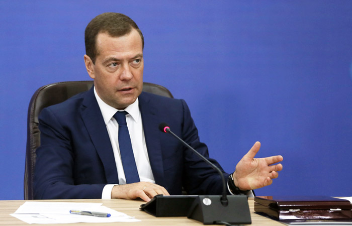 Медведев потребовал наказать виновных в неудаче запуска "Союза" с "Восточного" Медведев потребовал наказать виновных в неудаче запуска "Союза" с "Восточного"