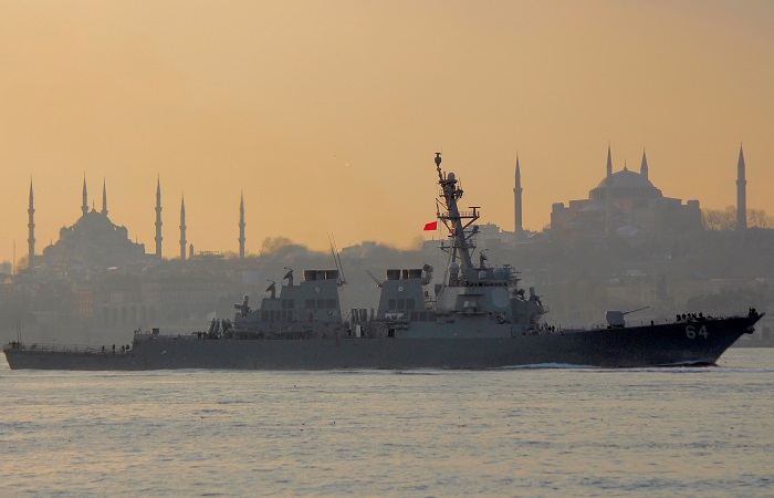 В Черное море зашел ракетный эсминец ВМС США "Карни" В Черное море зашел ракетный эсминец ВМС США "Карни"
