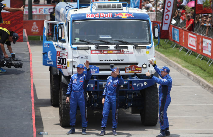 Два экипажа "КАМАЗ-Мастер" вошли в тройку лучших на третьем этапе "Дакара"