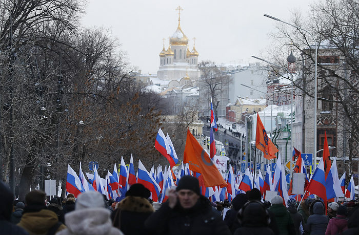 Полиция насчитала 4,5 тысячи человек на шествии памяти Немцова в Москве Полиция насчитала 4,5 тысячи человек на шествии памяти Немцова в Москве