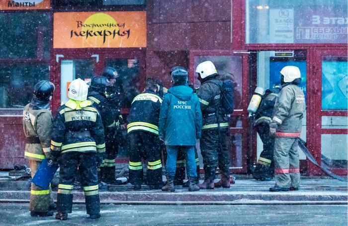 МЧС сообщило о 35 без вести пропавших после пожара в Кемерове МЧС сообщило о 35 без вести пропавших после пожара в Кемерове