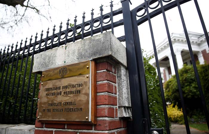 Посол РФ в США заявил о попытках американских спецслужб завербовать уезжающих дипломатов Посол РФ в США заявил о попытках американских спецслужб завербовать уезжающих дипломатов
