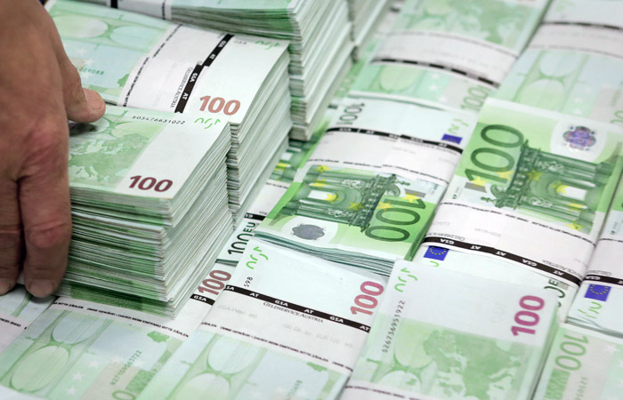 Минфин с 6 апреля по 8 мая закупит валюту на сумму 240,7 млрд рублей Минфин с 6 апреля по 8 мая закупит валюту на сумму 240,7 млрд рублей