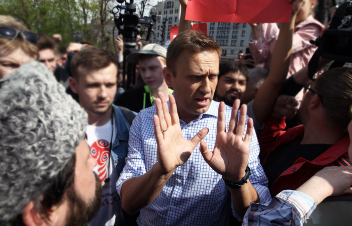 Полиция задержала пресс-секретаря Навального Полиция задержала пресс-секретаря Навального