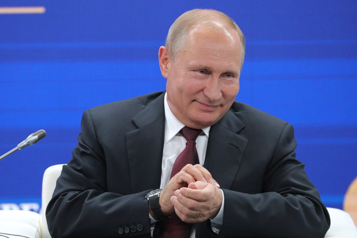 Путин заявил о желании РФ улучшить отношения с США вопреки ограниченным контактам Путин заявил о желании РФ улучшить отношения с США вопреки ограниченным контактам