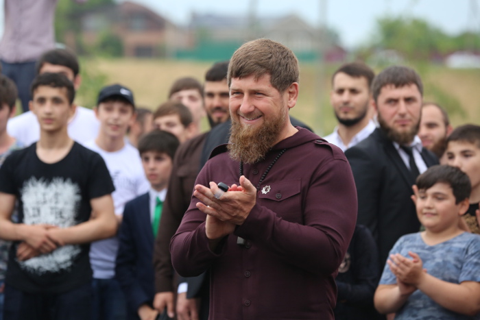 Кадыров пообещал вернуть около 100 детей в Россию из Ирака Кадыров пообещал вернуть около 100 детей в Россию из Ирака