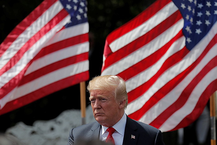 Трамп высказался за возвращение России в G8 Трамп высказался за возвращение России в G8