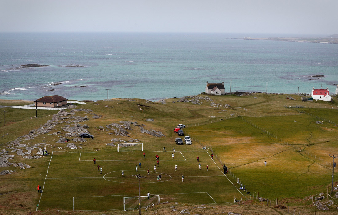 Футбольное поле на острове Эрискей, Шотландия