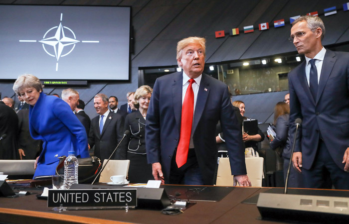 Трамп пригрозил вывести США из НАТО, если союзники не увеличат военные расходы Трамп пригрозил вывести США из НАТО, если союзники не увеличат военные расходы