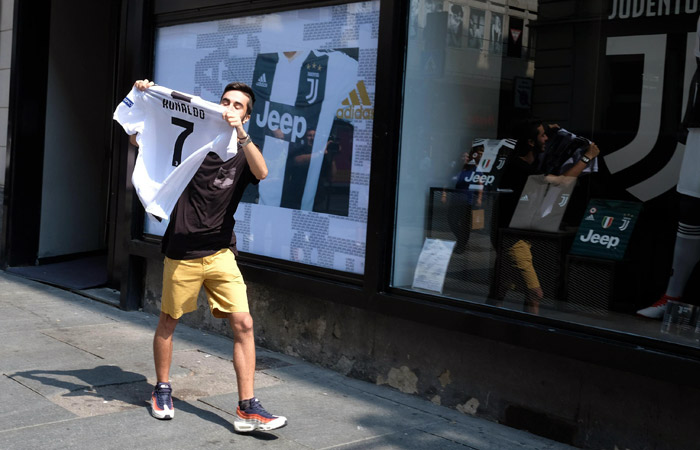 "Ювентус" за день продал футболок Роналду на 55 млн евро