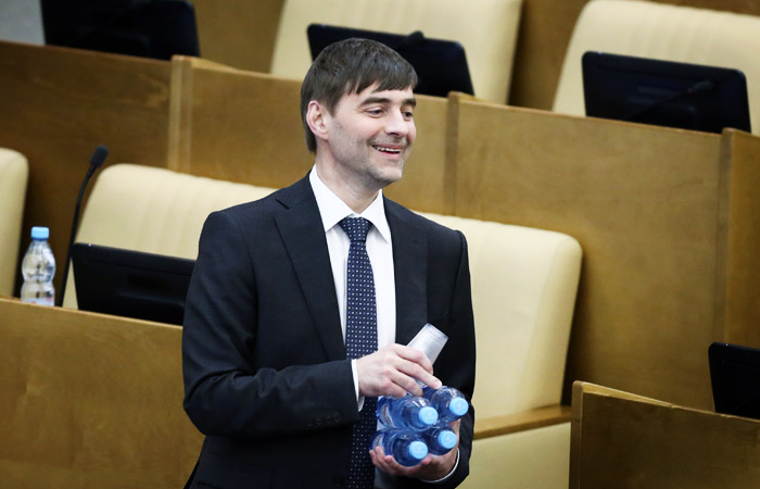 Железняк решил уйти с поста замсекретаря Генсовета "Единой России" Железняк решил уйти с поста замсекретаря Генсовета "Единой России"