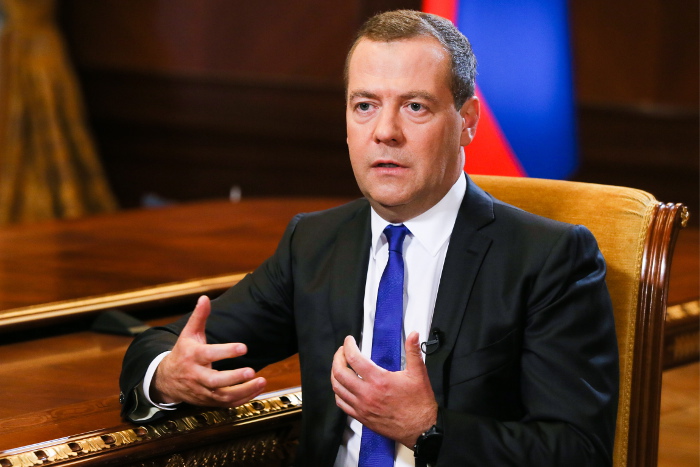 Медведев пригрозил потенциальным конфликтом в случае принятия Грузии в НАТО Медведев пригрозил потенциальным конфликтом в случае принятия Грузии в НАТО