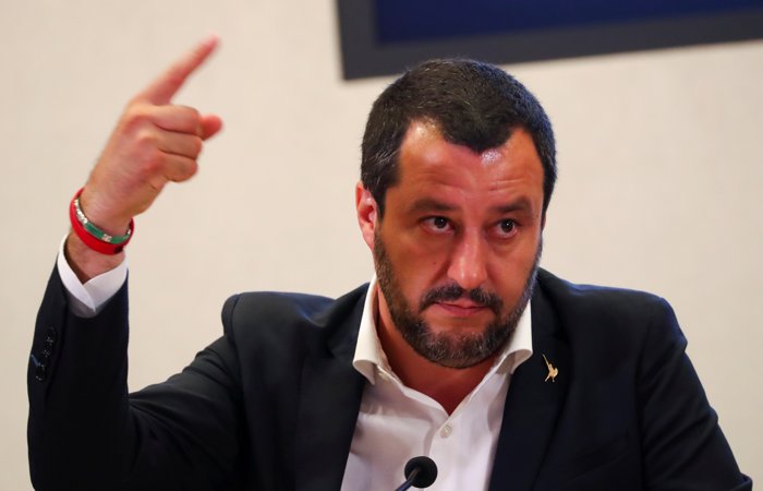Глава МВД Италии пообещал закрыть аэропорты от мигрантов Глава МВД Италии пообещал закрыть аэропорты от мигрантов