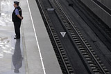Московское метро будет требовать компенсацию с намеренно прыгающих под поезд пассажиров Московское метро будет требовать компенсацию с намеренно прыгающих под поезд пассажиров