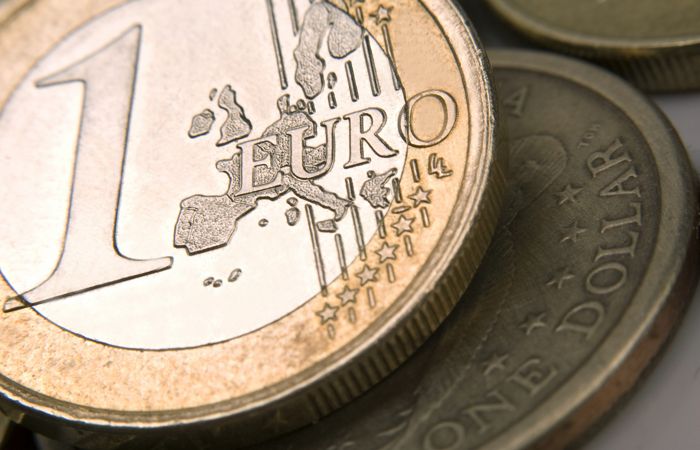 Курс доллара превысил 68 рублей Курс доллара превысил 68 рублей