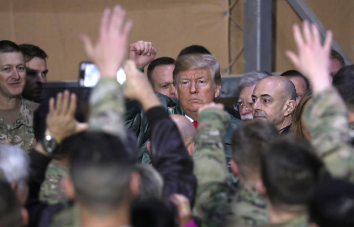 Трамп посетил Ирак с необъявленным визитом Трамп посетил Ирак с необъявленным визитом