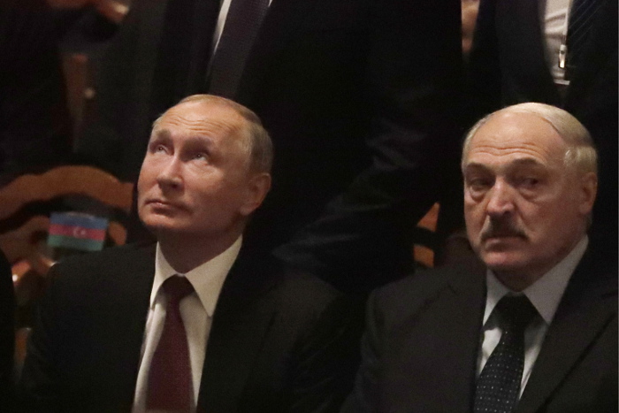 Путин и Лукашенко в субботу снова обсудят налоговый маневр в российской "нефтянке" Путин и Лукашенко в субботу снова обсудят налоговый маневр в российской "нефтянке"