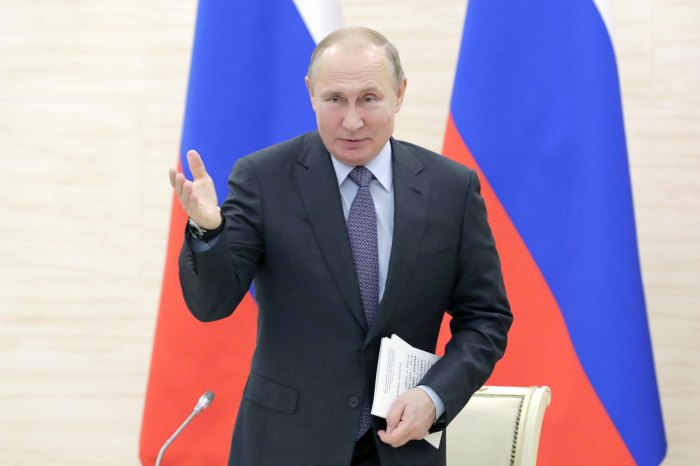 Путин дал команду на ввод в эксплуатацию плавучего СПГ-терминала в Калининграде Путин дал команду на ввод в эксплуатацию плавучего СПГ-терминала в Калининграде